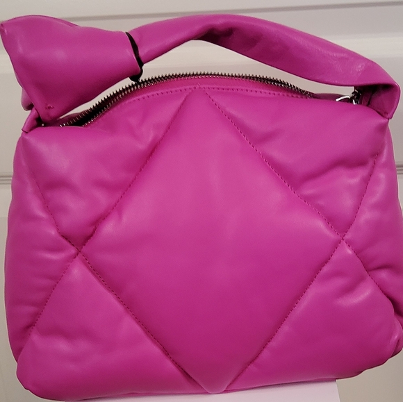 DKNY QUILTED MODERNIST KNOT PURSE - Picture 9 of 12